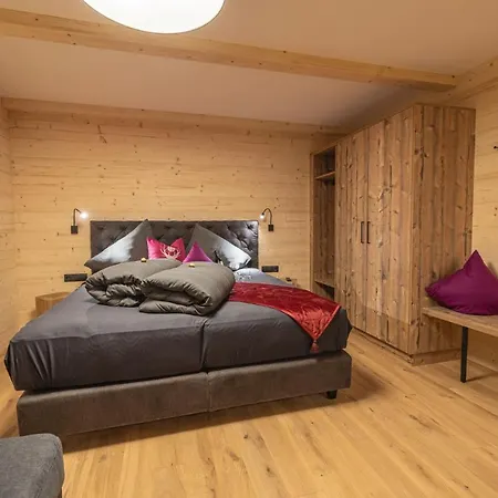 Grubi's Chalet Alm * جيرلوس